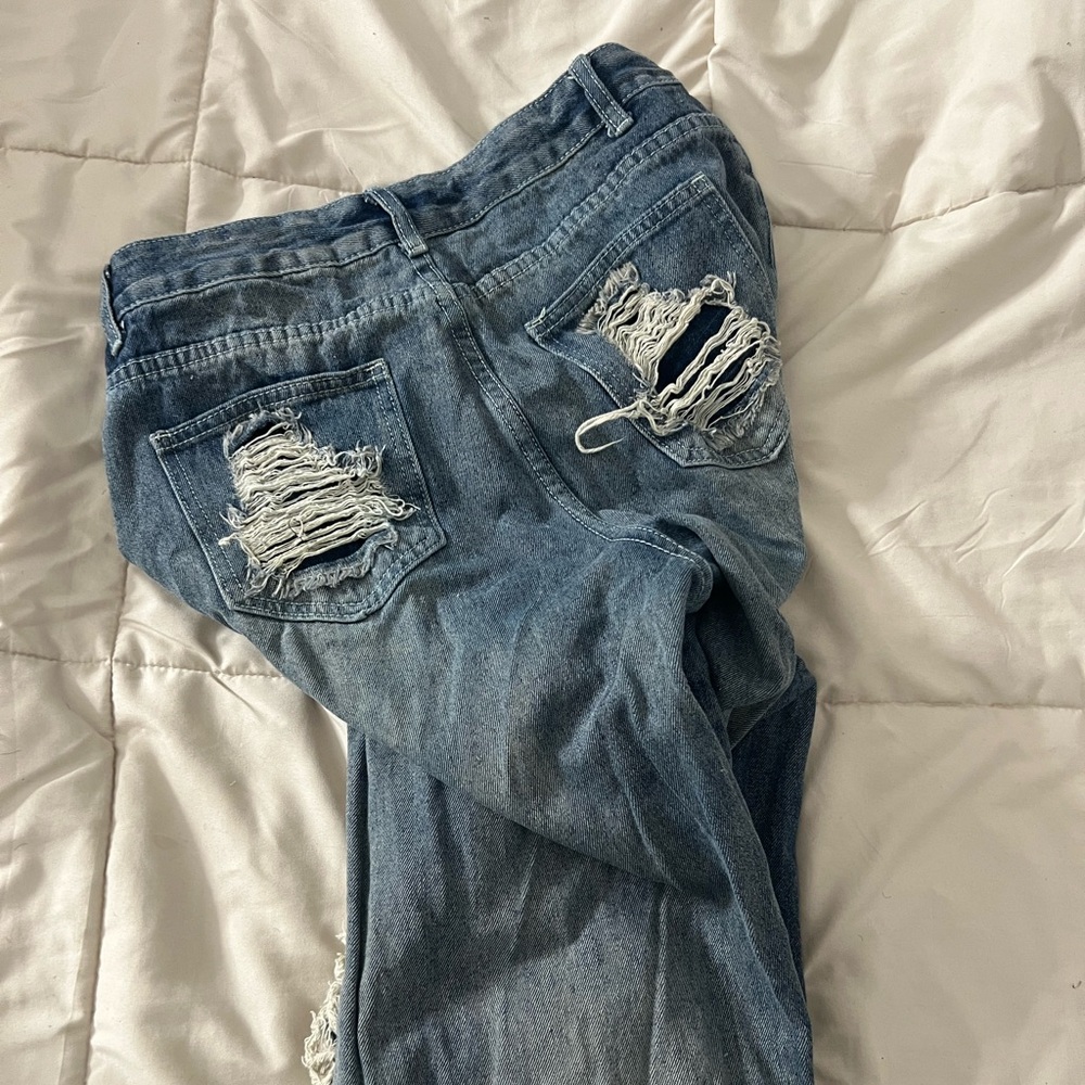 Distressed Ripped Jeans - Picture 3 of 4